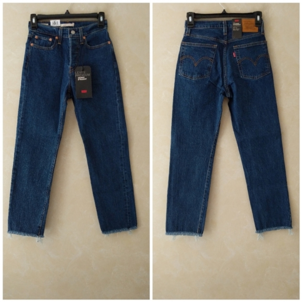 Levi's Wedgie Straight Jeans in Below the Belt - Picture 4 of 4